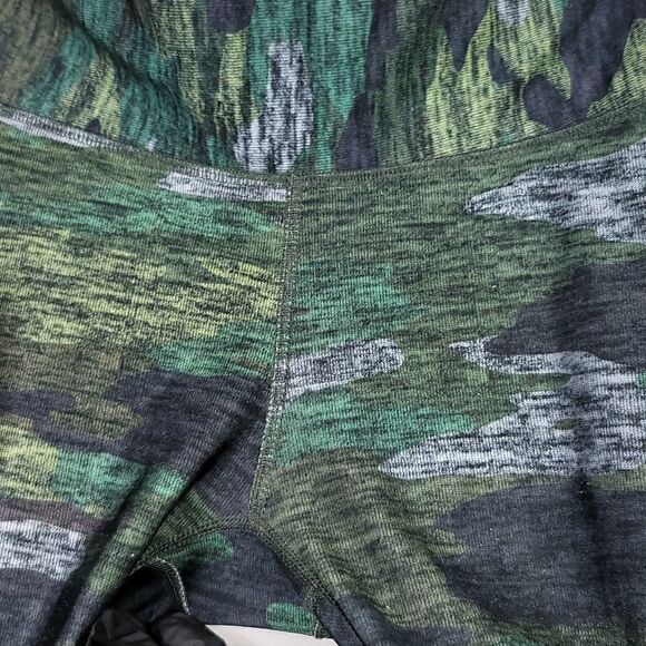 Terez Heathered Green Camo Leggings Size Small - Picture 8 of 11